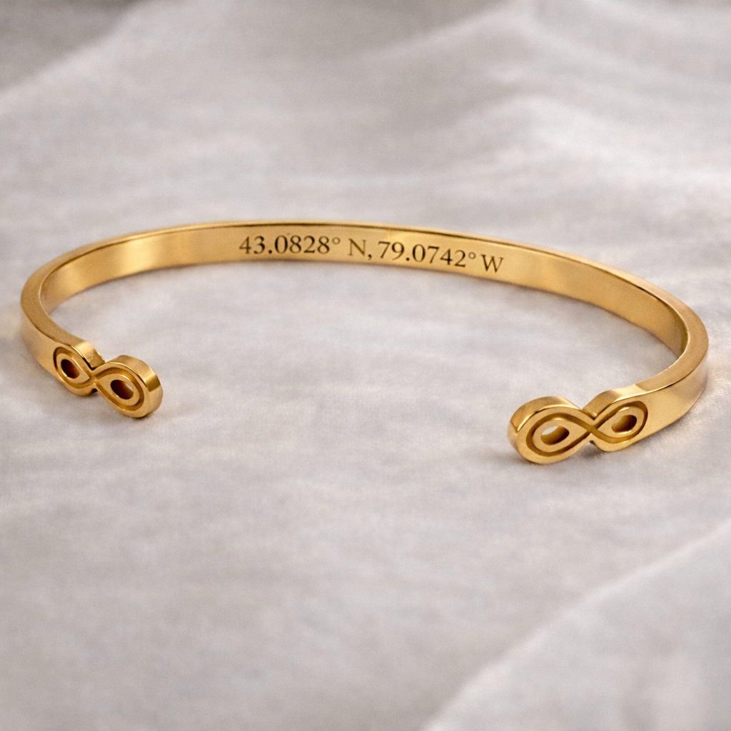 Infinity Love Bracelet with Custom Engraving – A Timeless Valentine’s Day Gift